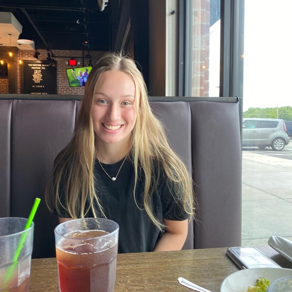 Meet your Posher, Audrey - Picture 1 of 1